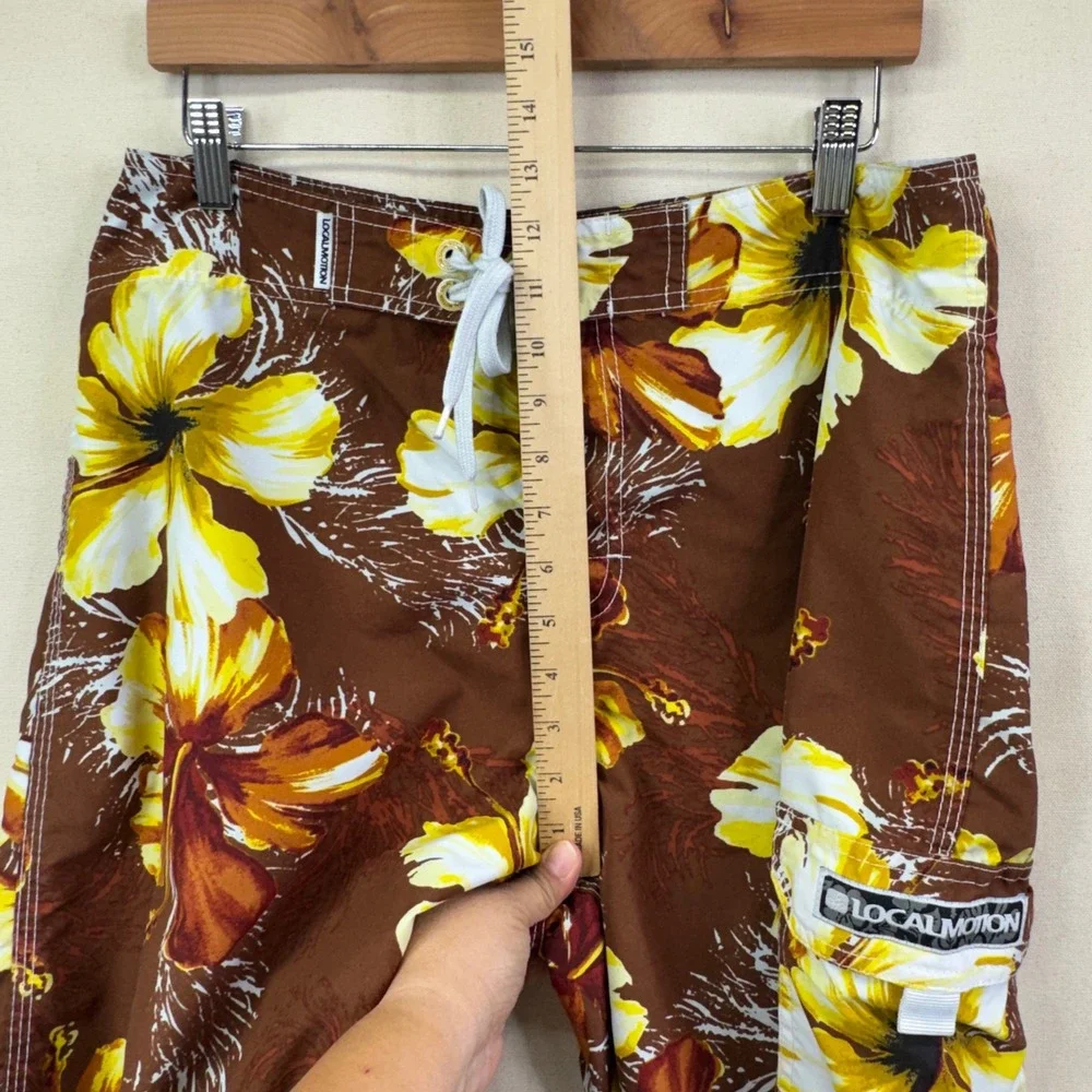 Local Motion Board Shorts 32 Brown Floral Hibiscus Surf Beach Skater Retro